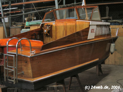 Heck- und Steuerbord Familienboot Variant, Edelstahl Badeleiter