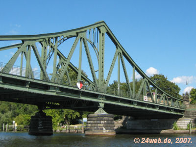 Glienicker Brücke