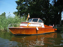 Kajütboot Variant im Sommer 2007